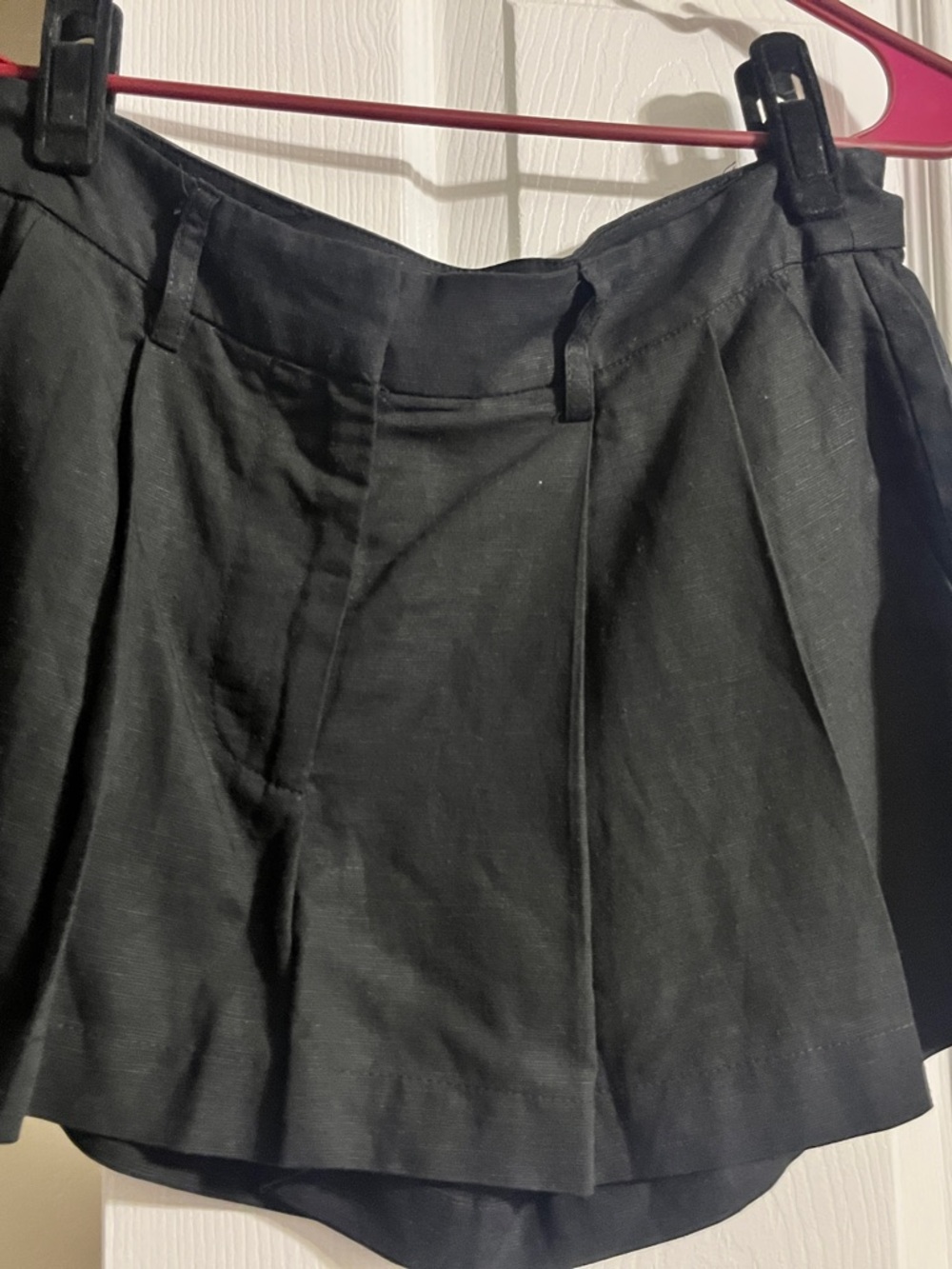 Forever 21 Black High-Waist Pleated Mini Skirt